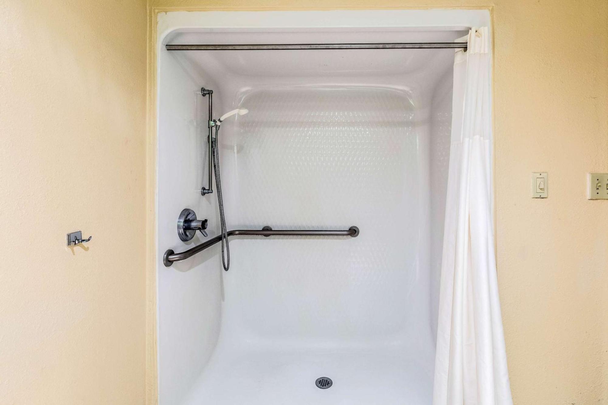 Quality Inn Alexandria Dış mekan fotoğraf